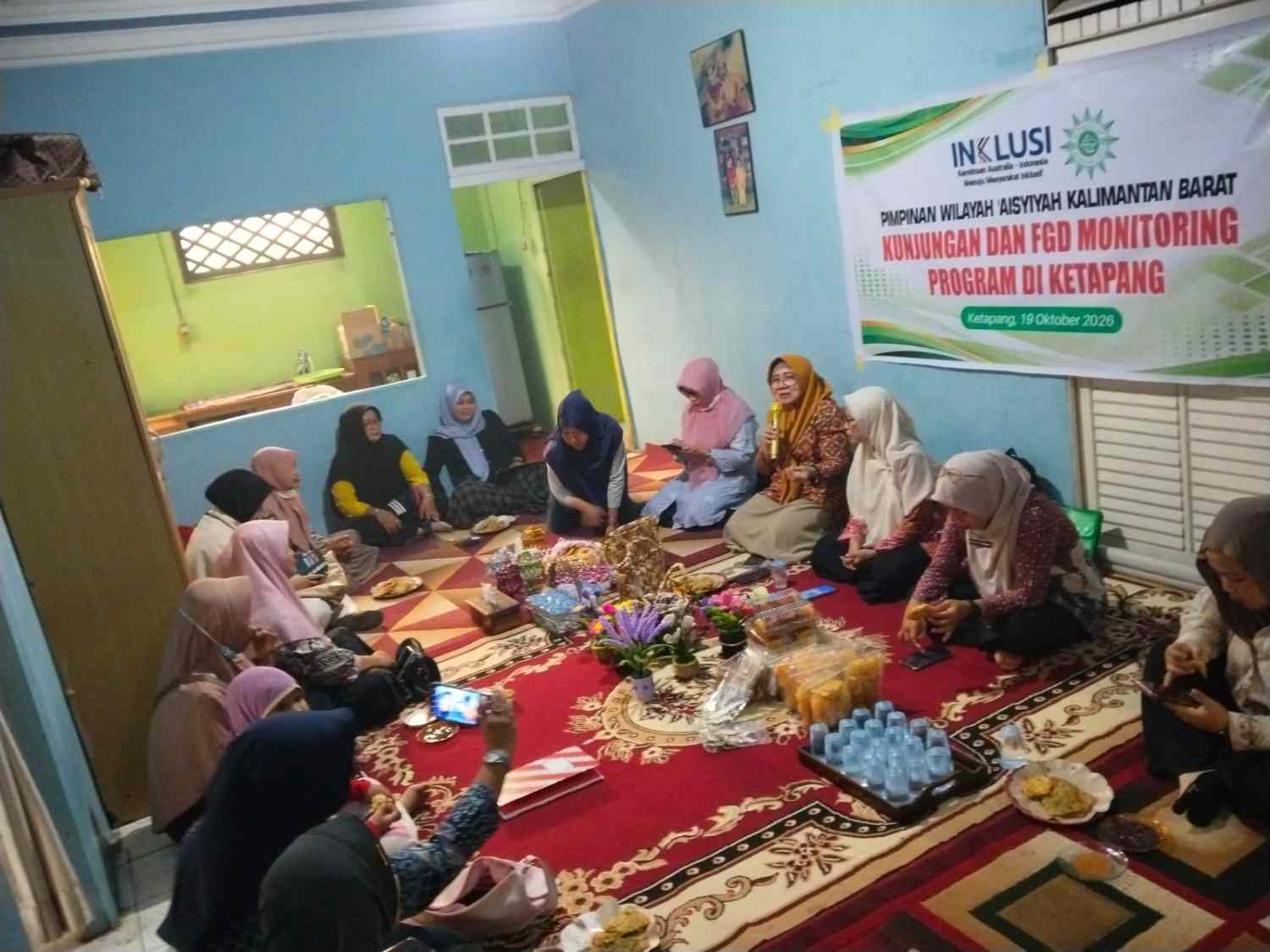 Tim Inklusi Pimpinan Wilayah ‘Aisyiyah Kalimantan Barat melakukan monitoring dan evaluasi program pemberdayaan perempuan dan perlindungan anak di Kabupaten Ketapang, Senin (19/10/2026)